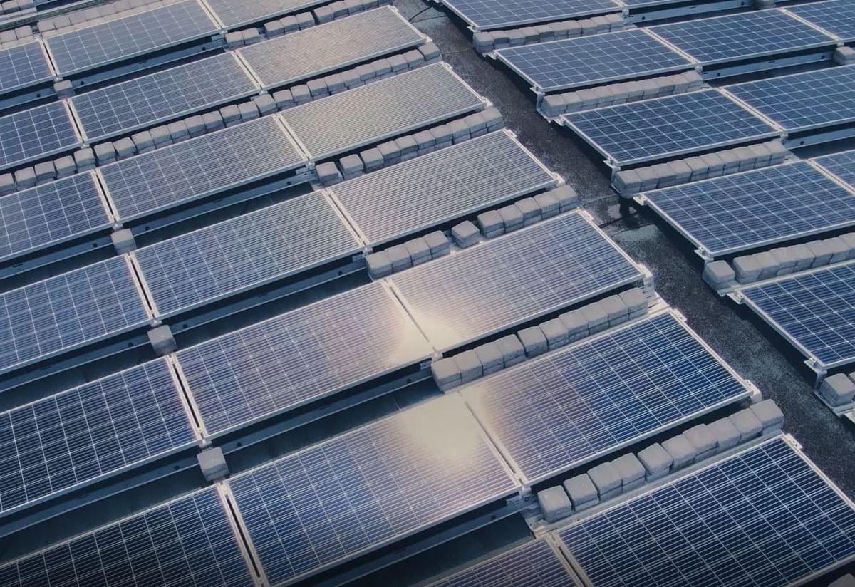 Clean Energy Solar Panels — Nederlands 2374